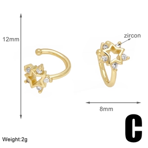 Vue détaillée du clip d'oreille étoile dorée de 12 mm avec zircons et dimensions