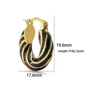 Chic twisted black and gold enamel C-shaped hoop earrings with size and weight specs