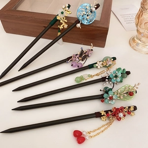 Set of 6 Chinese style wooden flower hairpins with elegant tassels and pearl inlay