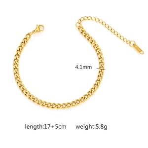 Detail of 4.1mm gold curb chain bracelet with lobster clasp and adjustable link length