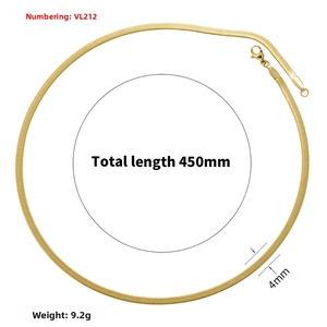 Detalle de cadena de serpiente dorada de 4mm con longitud de 450mm y cierre de langosta
