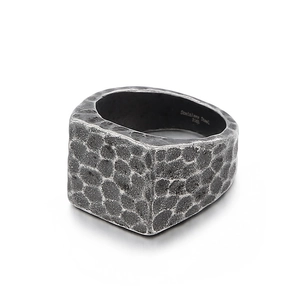 Retro hammered texture square stainless steel signet ring in antique silver finish