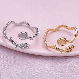 Adjustable 304 stainless steel leaf rings in silver and gold with pearl bases
