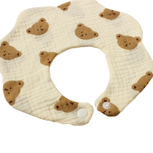 Absorberende 6-laags katoenen baby slabbetje met bloemrand en schattige beerprint