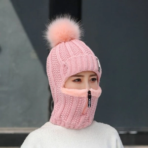 Cagoule tricotée rose pour femme avec grand pompon en fourrure et détail zip fonctionnel