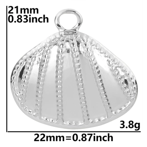 Detailed view of silver shell pendant with 21mm dimensions and weight specifications