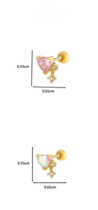 Detail view of heart-shaped zircon earrings with 0.93cm height and 0.65cm width