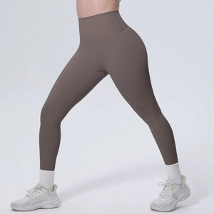 Seitenansicht der hoch taillierten Push-up Yoga-Leggings in braungrauem Stretch-Stoff