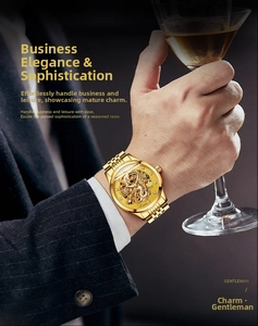 Détail d'une montre automatique en or pour homme avec cadran dragon en situation sociale