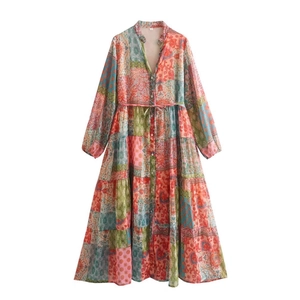 Robe longue bohème à col en V, manches longues imprimées avec patchwork et boutons