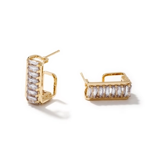 Boucles d'oreilles rectangulaires dorées avec zircons étincelants de taille baguette