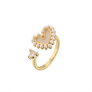 Bague ouverte en cœur doré avec perles blanches, émail rose et zircon cœur scintillant