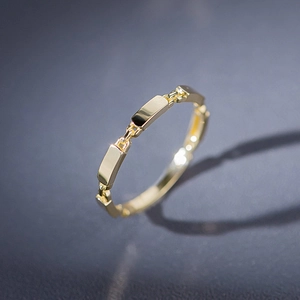 Elegant gold chain style ring for women made of S925 silver with a polished finish