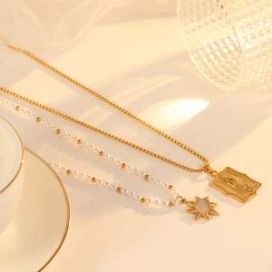 Chic layered gold-plated stainless steel necklace set with pearl and rectangle medal pendant