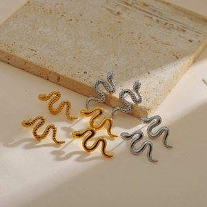 Stainless Steel Snake Shaped Geometric Ear Studs Personalized Gold Silver Plated Serpent Jewelry Fashion Earrings For Women