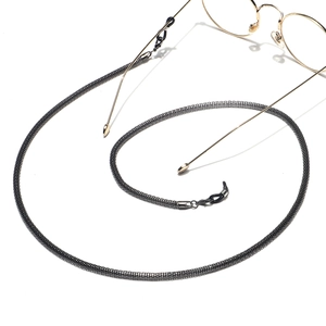 Detail of 4.0mm dark grey metal mesh eyewear chain with non-slip silicone connectors