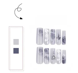 Détails des faux ongles lilas avec charmes de cœur argentés et motif léopard chic