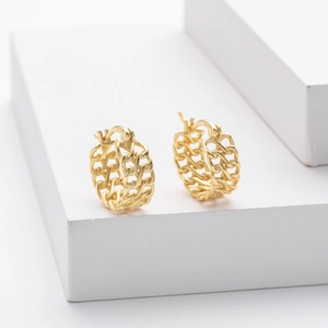 Detail view of gold-plated S925 silver hoop earrings with a textured chain weave design