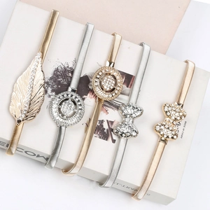 Détails de ceintures élastiques en métal avec boucles en strass dorées et argentées