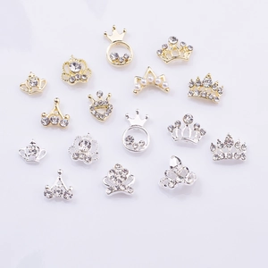 Divers charms couronne pour nail art avec strass et perles en doré et argenté
