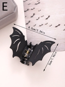 Detailed size view of the 8.5cm black bat hair claw clip for Halloween styling