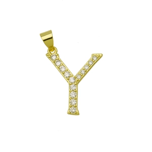 Vue macro du pendentif lettre Y plaqué or 18k avec des pierres de zircone étincelantes