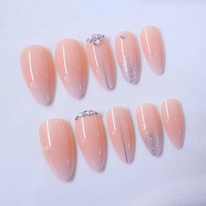 Unghie finte sfumate rosa con linee glitterate argento e strass, set da 10 pezzi