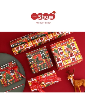 Nahaufnahme von Weihnachtsgeschenkpapier-Sets mit festlichen Mustern und passenden Bändern