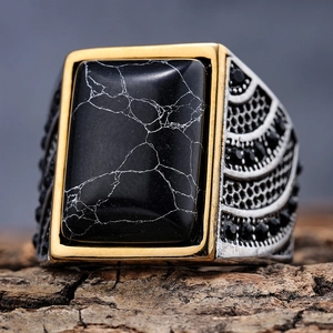 Retro Men Signet Ring Stainless Steel Square Black Stone Gold Tone Frame Punk Gothic Unique Jewelry Accessory