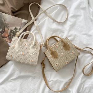 Mini Woven Straw Crossbody Bag Women Daisy Embroidery Top Handle Handbag PU Leather Small Square Summer Vacation Style