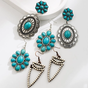 Ensemble de boucles d'oreilles bohèmes en argent avec pierres blanches et turquoise