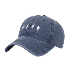 Casquette de baseball en coton bleu marine délavé avec broderie main LOVE vintage