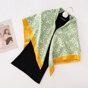 Elegant Floral Print Square Satin Scarf Twill Satin Professional Shawl For Women Chic Daisy Pattern Decorative Neckerchief
