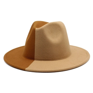 Détail du chapeau fedora bicolore marron et beige avec texture lisse en feutre de laine