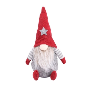 Gnomo di Natale fatto a mano con cappello a stella e barba bianca per decoro festivo