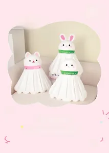 Trois peluches créatives en forme de volant de badminton avec oreilles d'animaux mignonnes