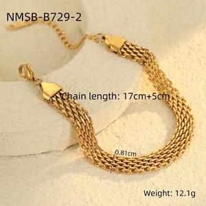 Detalle de la pulsera de cadena dorada multicapa con medidas 17+5cm y anchura de 0,81cm