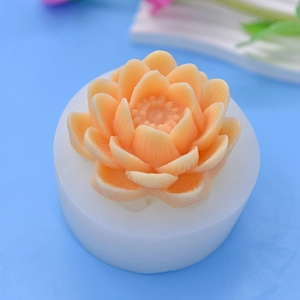 Stampo in silicone a forma di loto 3D per sapone e candele su sfondo blu