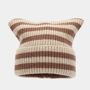 Bonnet en tricot à rayures beiges et marron avec oreilles de chat et revers épais d'hiver