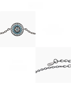 Gros plan du poinçon S925 et détails du pendentif serti de turquoise synthétique
