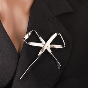 Minimalist Metal Bow Brooch For Women Elegant Ribbon Design Electroplated Gold Silver Pins Fashion Clothing Accessories