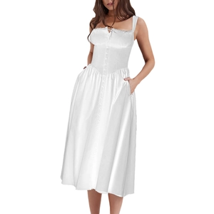 Robe midi blanche avec corsage, boutons devant, col carré et poches sur les côtés