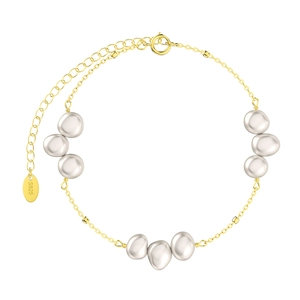 Bracciale di perle barocche con catena in argento S925 dorato dallo stile minimalista