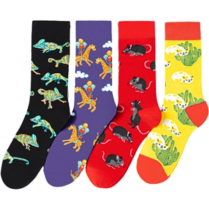 Lot de quatre chaussettes en coton avec motifs animaux sur fond blanc pur