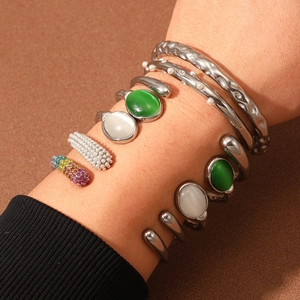 Vintage multilayer titanium steel bracelet with green cat-eye stone and pearls