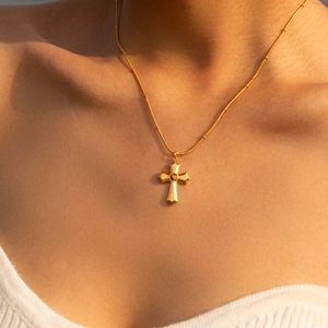 Collier Pendentif Croix Vintage En Acier Inoxydable Avec Oeil De Tigre Plaqué Or 18K Texture Martelée Bijoux Pour Femmes