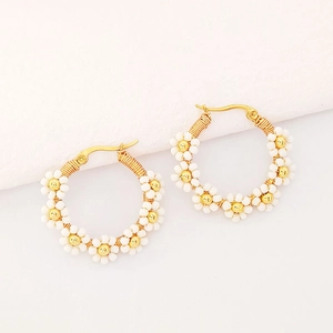 Boucles d'oreilles créoles à fleurs en perles faites main, coloris blanc et doré