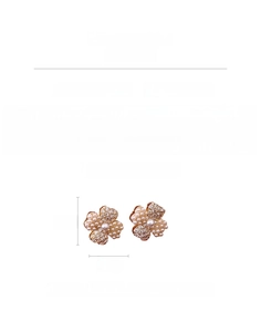 Size guide showing 1.5cm flower earrings made of pearl, zircon, and 14K gold plated copper