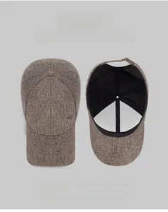 Vue détaillée de la structure interne de la casquette et logo K métallique