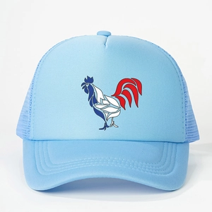 Cappellino trucker azzurro regolabile con stampa di gallo tricolore e rete traspirante